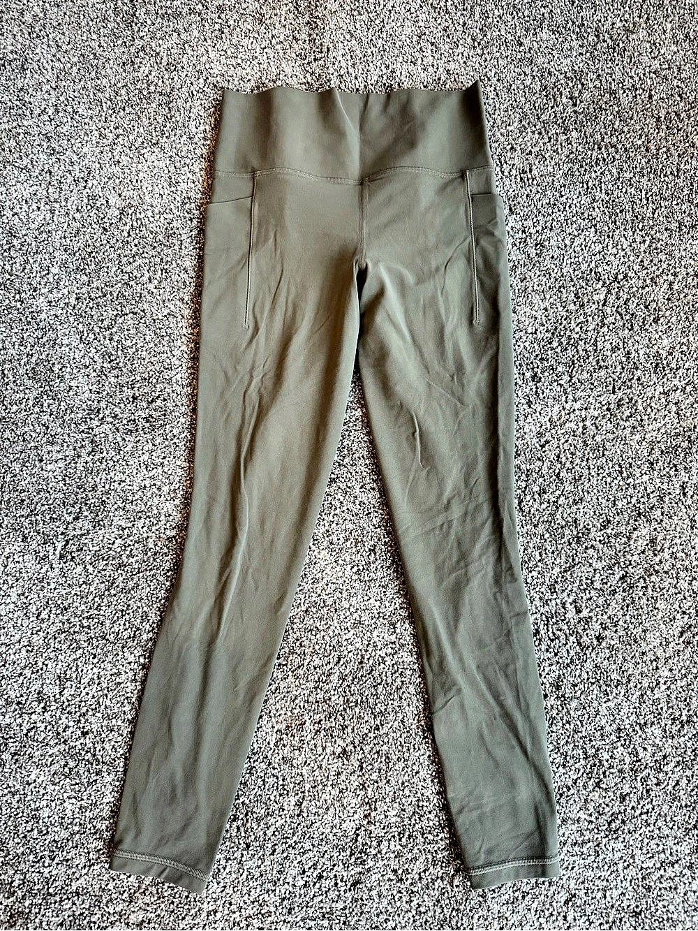 Athleta Salutation Stash Tight Leggings in Green Size Small Like New